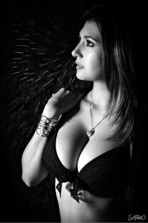 Lauriane Sinhia