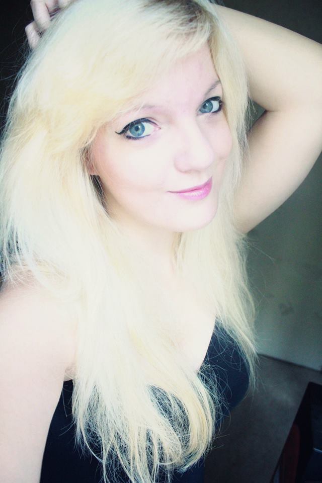 Anais R