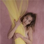Serena au voile jaune